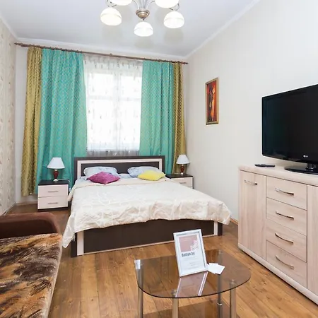 Apartment Nezavisimosti 60 *
